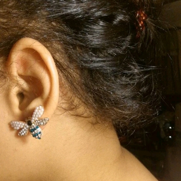🆕 Bee Rhinestone Earrings 🐝 - Picture 2 of 5